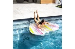 The Essentials Luchtbed Regenboog Hart -Hayward Verkoopwinkel the essentials luchtbed regenboog hart 1